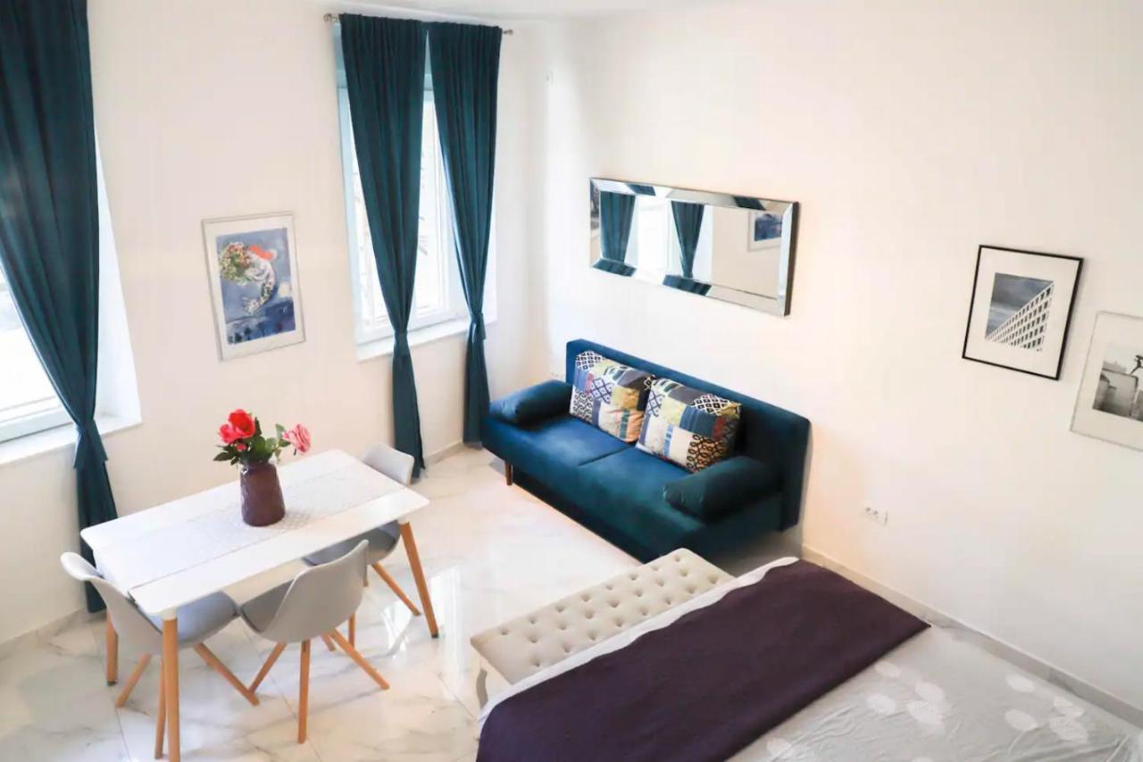 Verano Apartment / Next To Kolovare Beach Zara Esterno foto